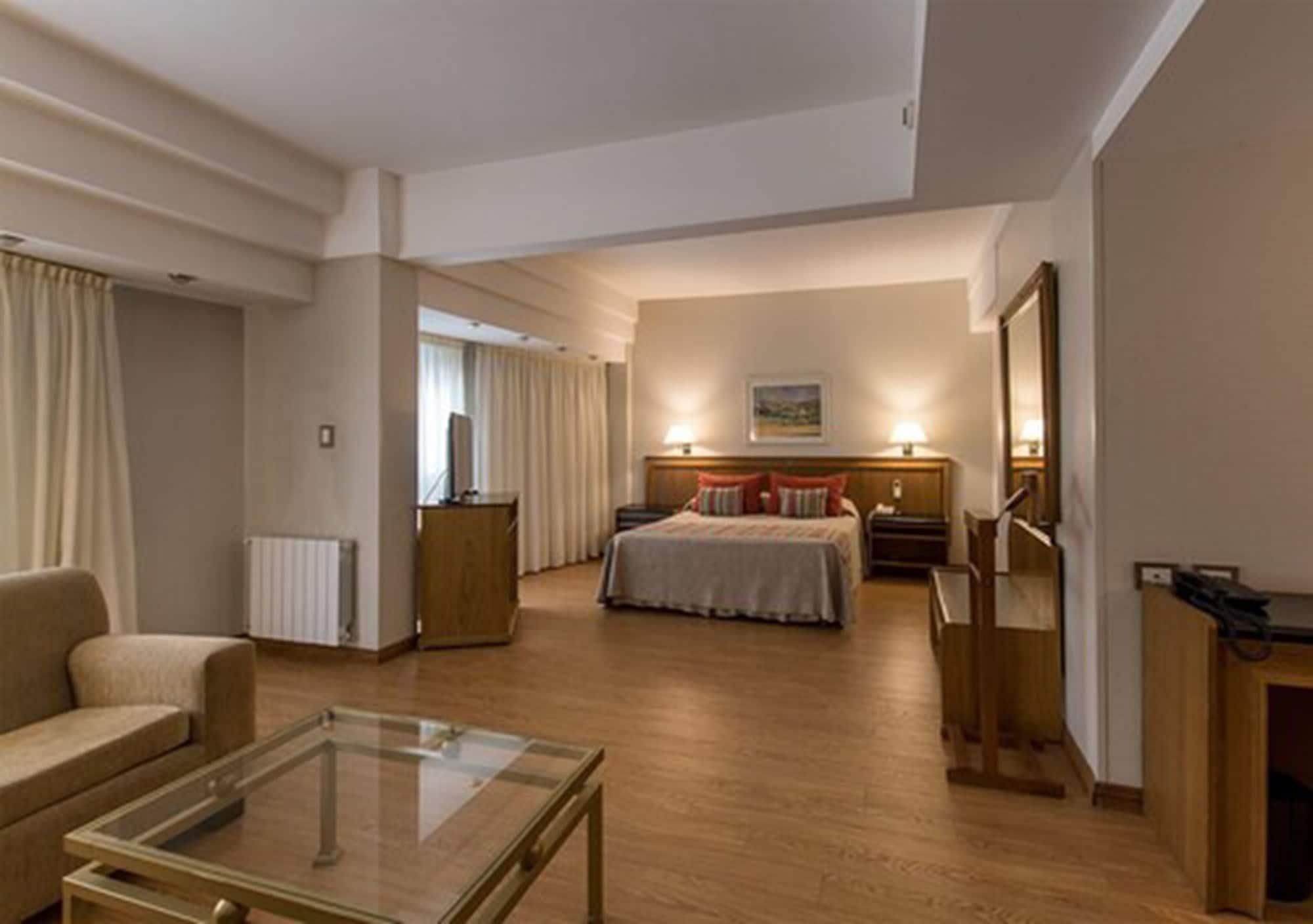 Solans Riviera Hotel 4*