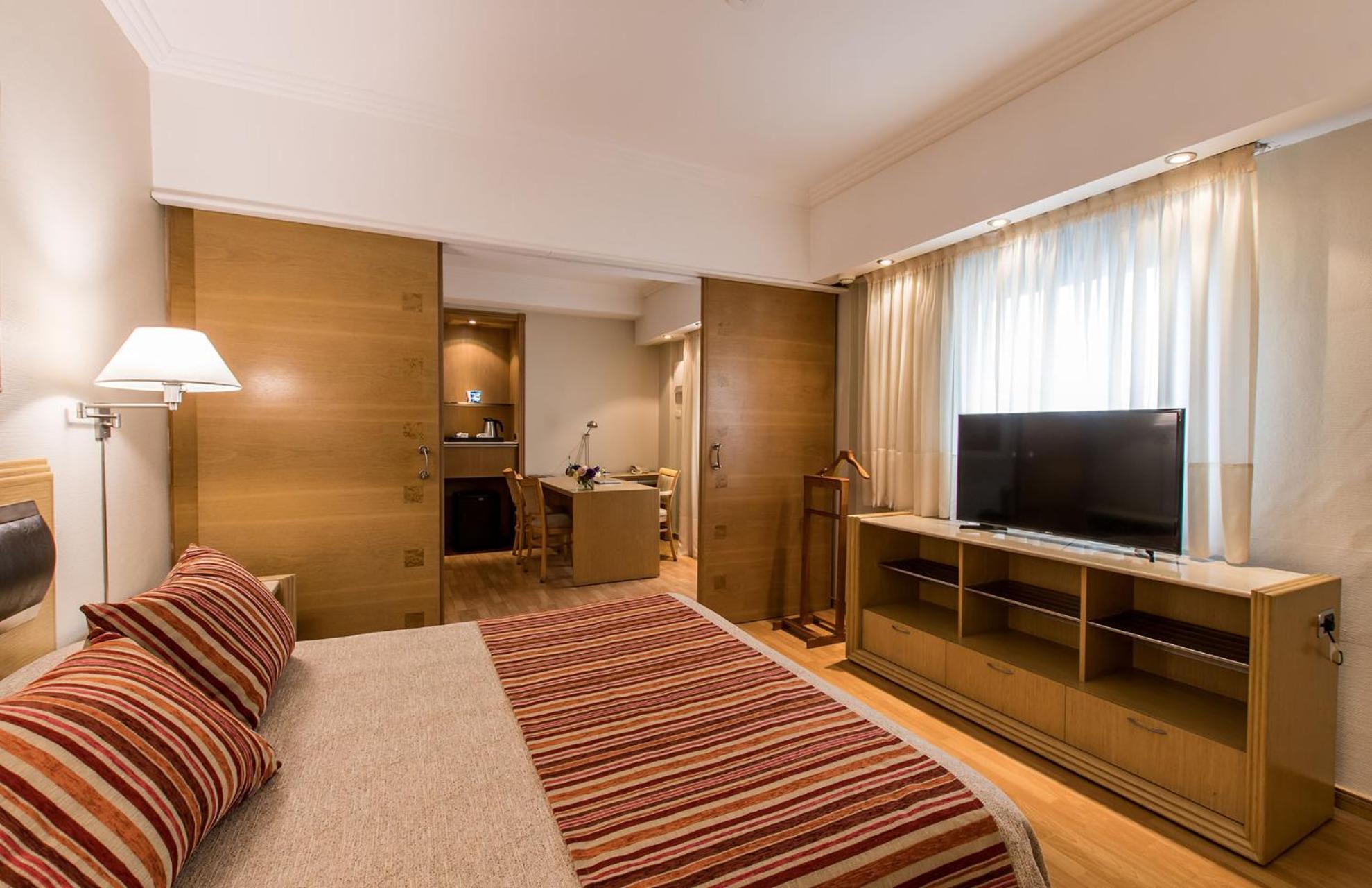 Solans Riviera Hotel 4*