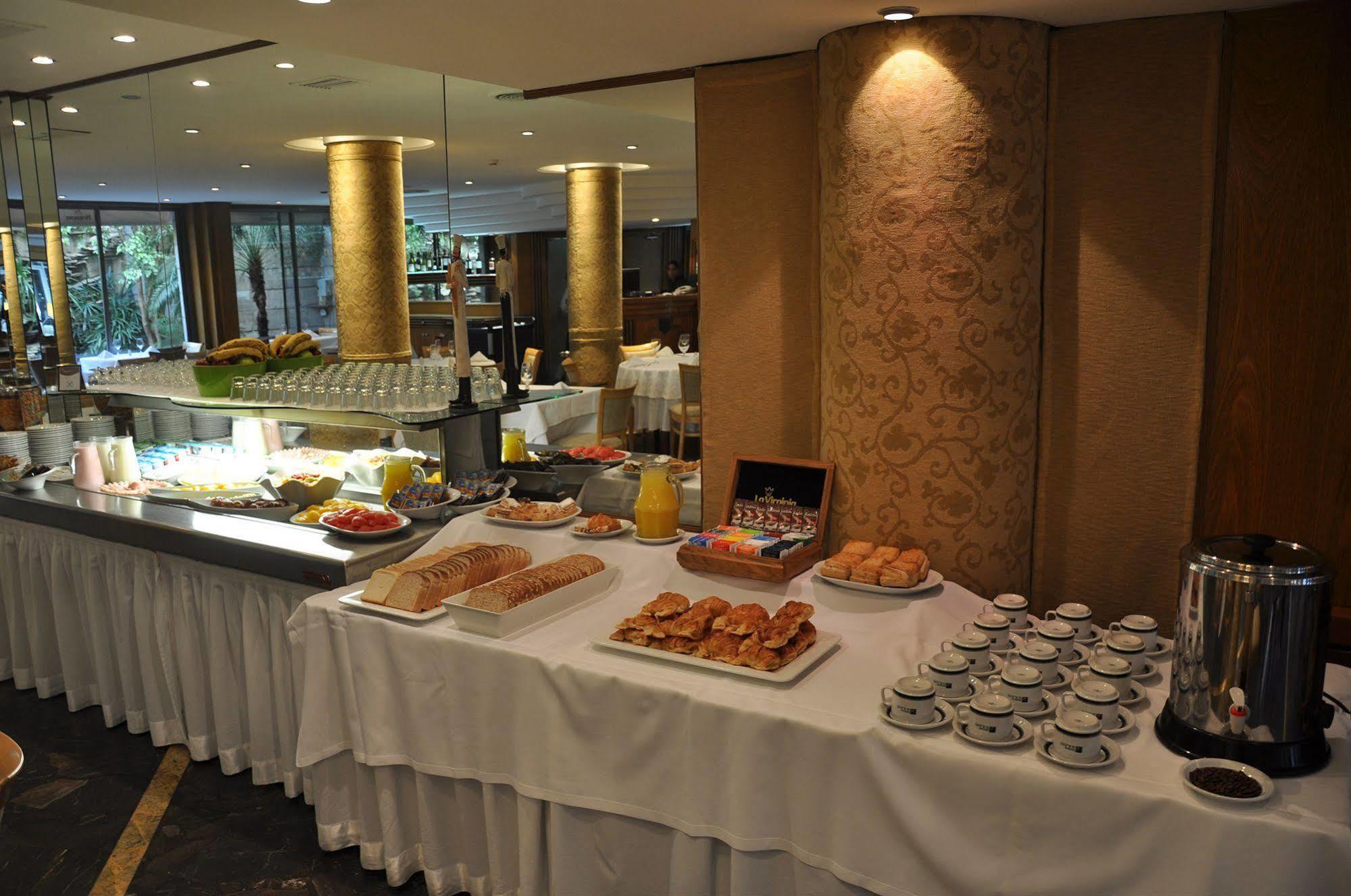 Solans Riviera Hotel 4*